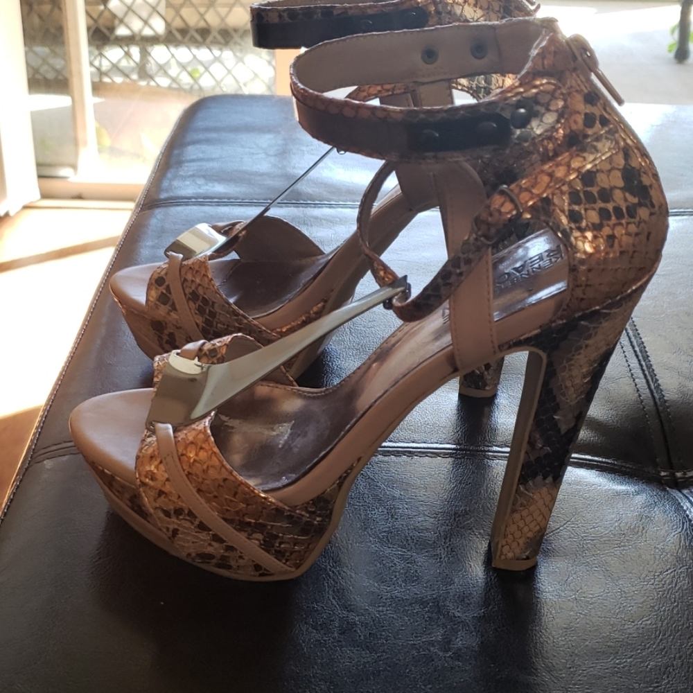 KENNETH COLE HEELS